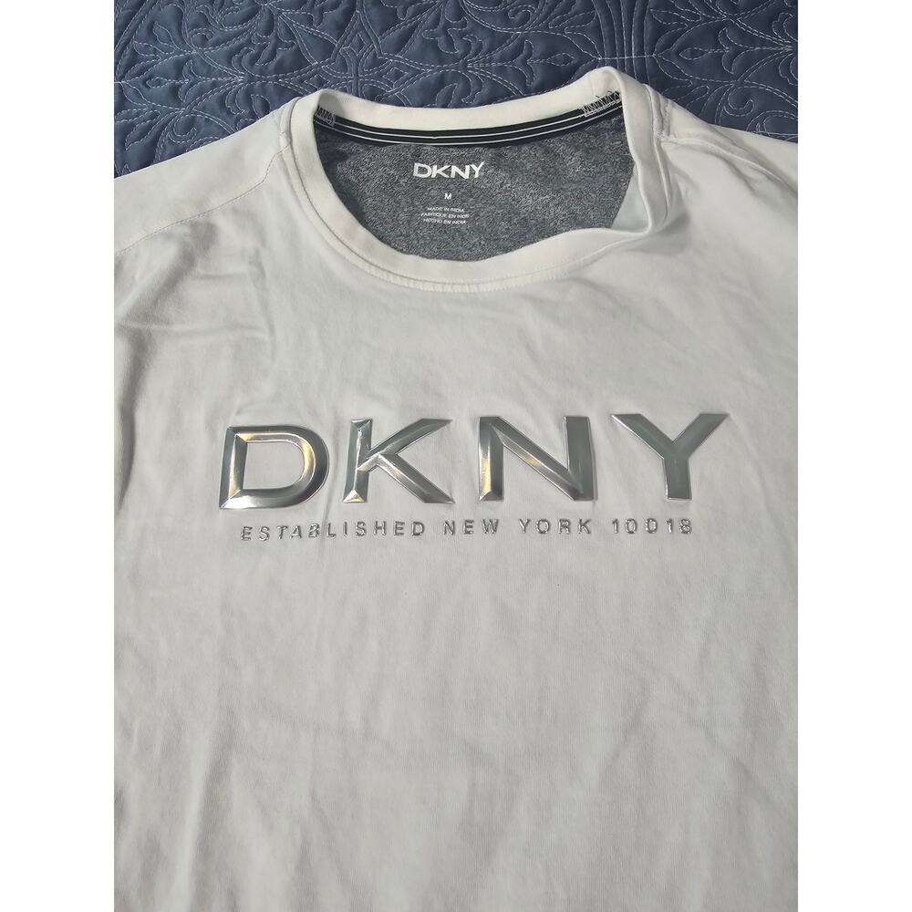 DKNY T Shirt White and Grey Size M